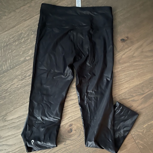 Lululemon Ivivva shiny leggings - Picture 2 of 2